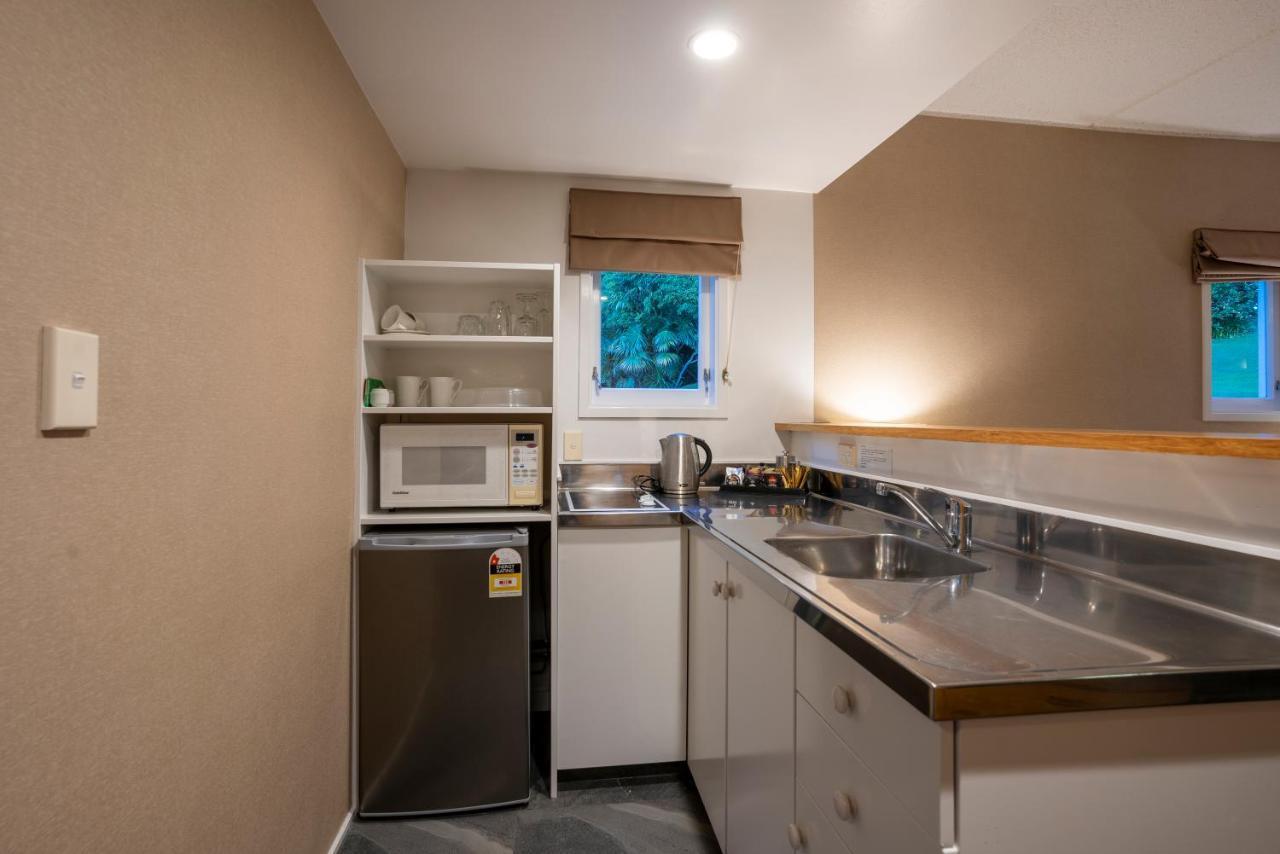Wallaceville Motor Lodge Upper Hutt Esterno foto